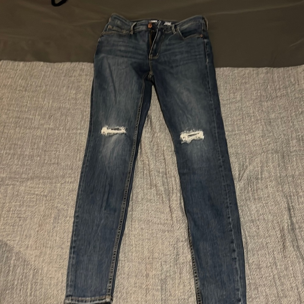 Old Navy,extra high rise destructed skinny jeans, size 6 Tall